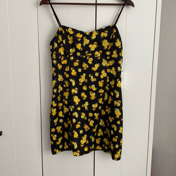 For love and lemons dress - Picture 3 of 10